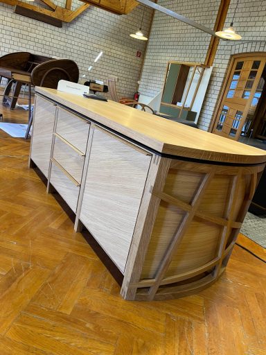 Sitz- und Steh-Arbeitsplatz